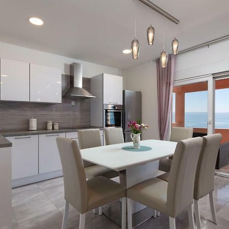 Luxury Apartment Nora Подстрана Екстер'єр фото