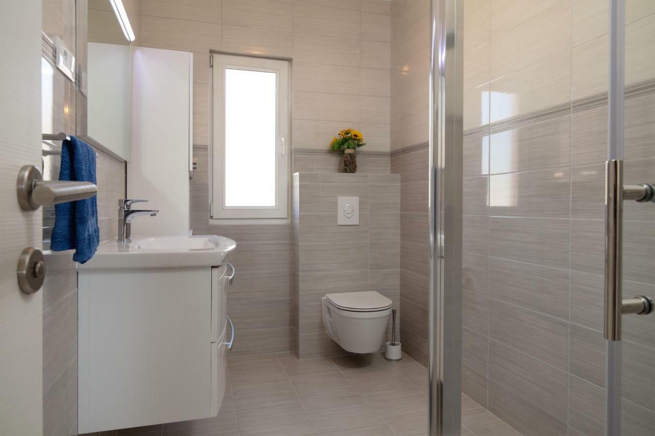 Luxury Apartment Nora Подстрана Екстер'єр фото