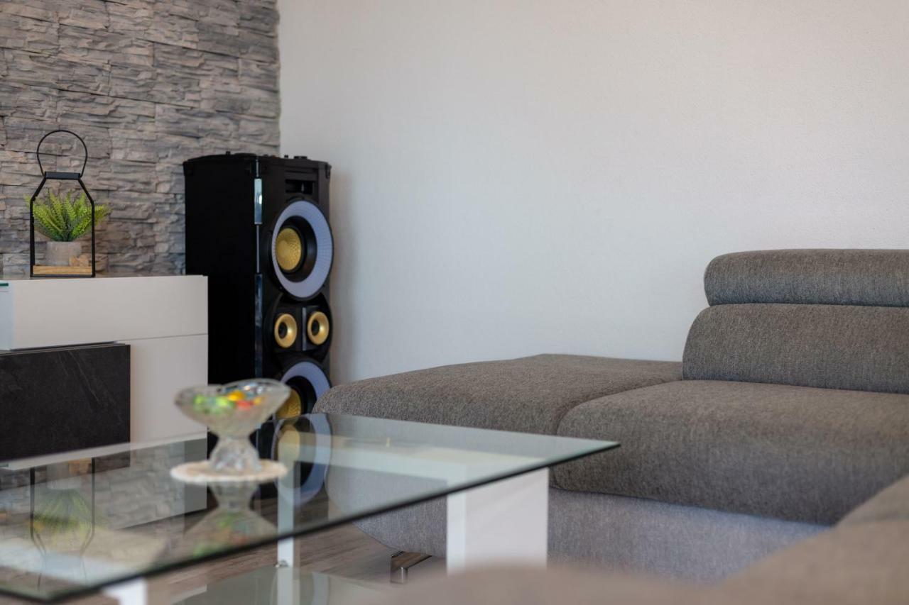 Luxury Apartment Nora Подстрана Екстер'єр фото