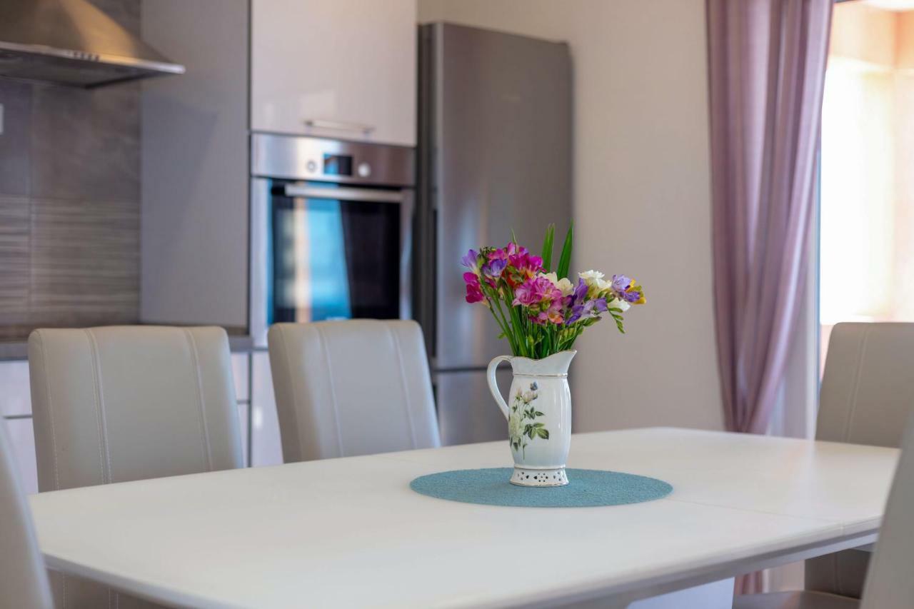 Luxury Apartment Nora Подстрана Екстер'єр фото